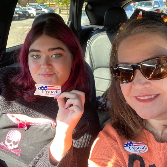 Meet your Posher, Jamie - Picture 2 of 3